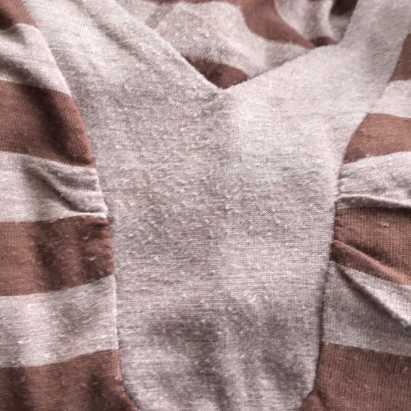 Brown Sleeveless V Neck Tank - Picture 3 of 7